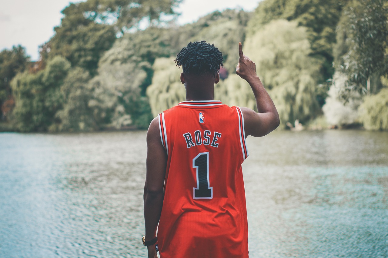 周琦，中国篮球的新星在NBA选秀中的崛起与挑战